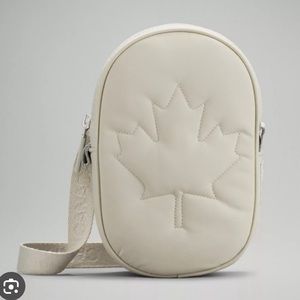 Lululemon Future Legacy Bag